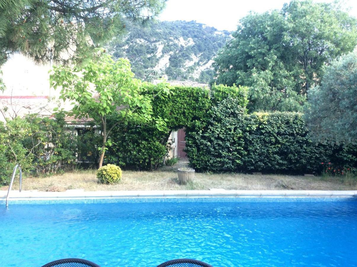 Maison Daumas Billard Francais Et Piscine Robion en Luberon Exterior photo